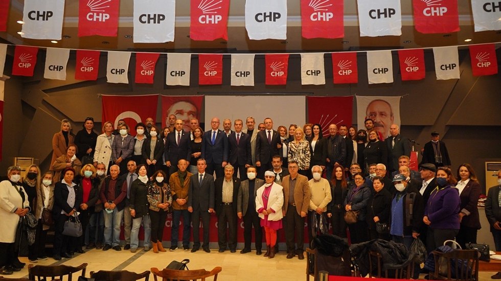 CHP Ayvalık &ouml;rg&uuml;t&uuml; &lsquo;Danışma Kurulu Toplantısı'nı yaptı