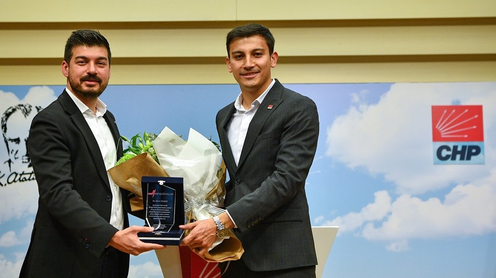 CHP Gen&ccedil;lik Kolları Genel Başkanlığı devir teslimi yapıldı