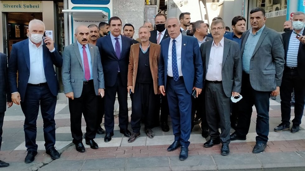 CHP Genel Koordinat&ouml;r&uuml; Toprak ve beraberindeki 6 milletvekili Şanlıurfa'ya &ccedil;ıkarma yaptı