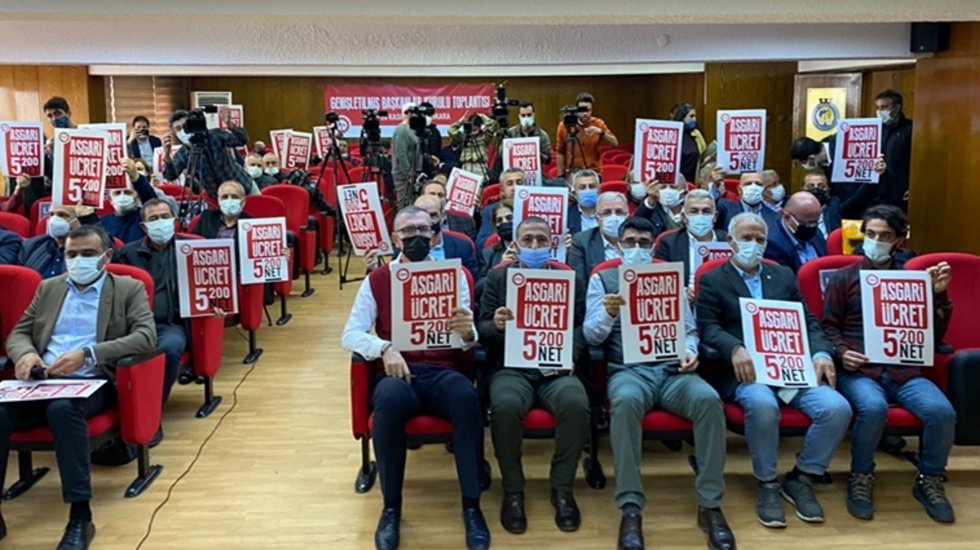 DİSK, asgari &uuml;cret talebini 5 bin 200 TL olarak a&ccedil;ıkladı