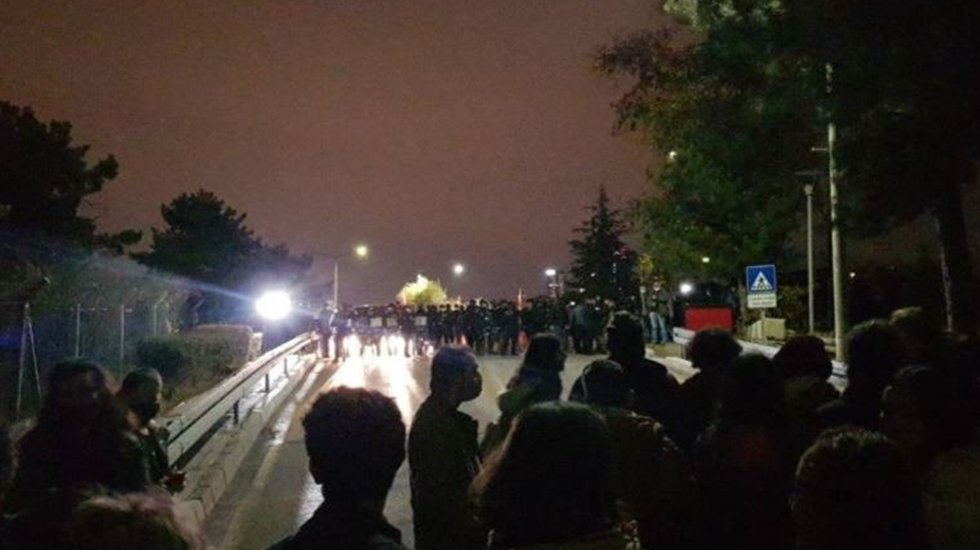 Dolar fırladı, yurttaşlar sokağa &ccedil;ıktı, AKP istifa sesleri y&uuml;kseldi&hellip;