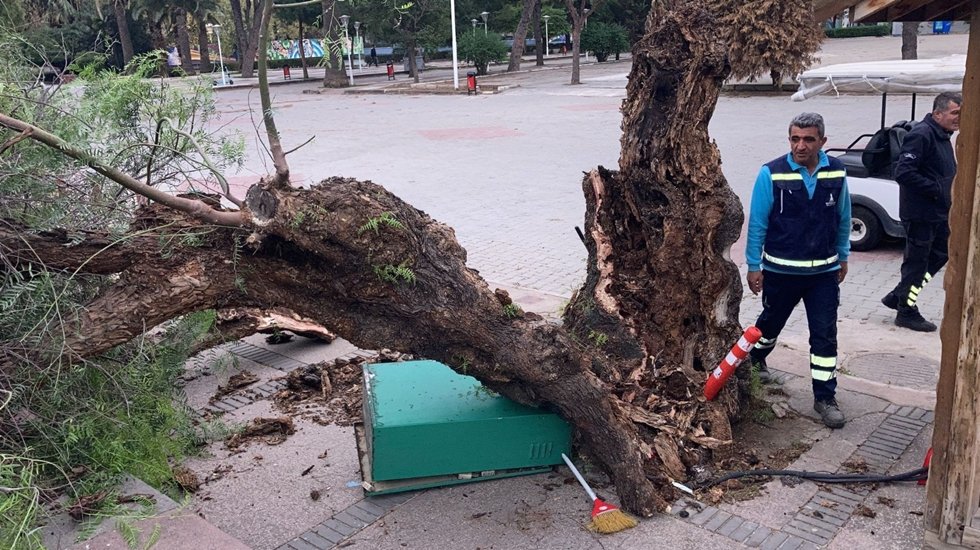 MGM&rsquo;den 19 il i&ccedil;in sarı ve turuncu kodlu fırtına uyarısı...