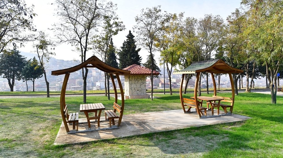 İzmir'in en büyük yeşil alanlarından biri daha yenilendi