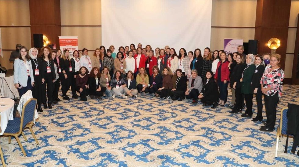 İzmit Belediyesi&rsquo;nin &ldquo;Kadın &Ccedil;alıştayı&rdquo; sona erdi