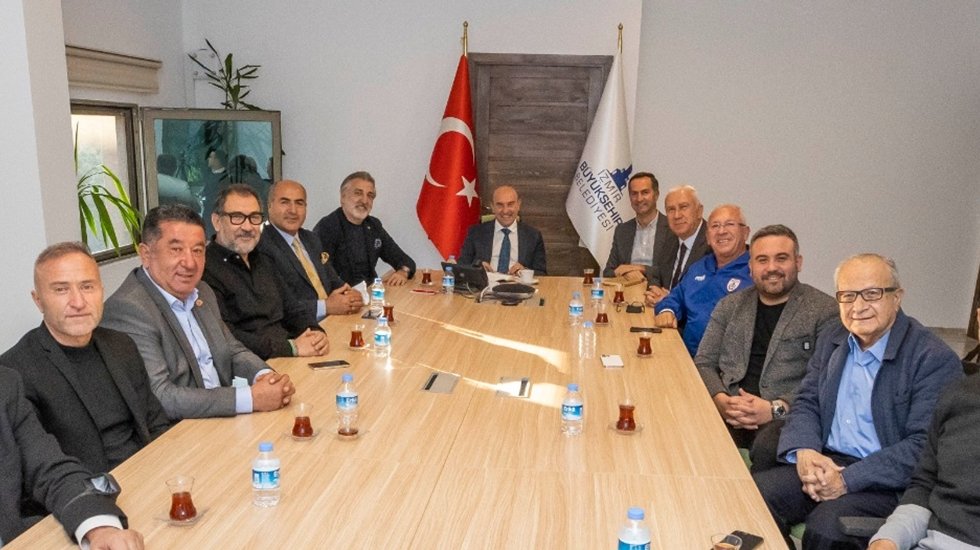 İZVAK üyeleriyle bir araya gelen Soyer: “Kulüplerimizin dayanışma içinde olması önemli”