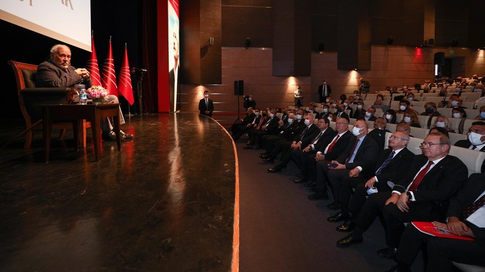 Kılı&ccedil;daroğlu, &lsquo;Atat&uuml;rk&rsquo;&uuml; Anmak ve Anlamak Konferansı&rsquo;na Katıldı