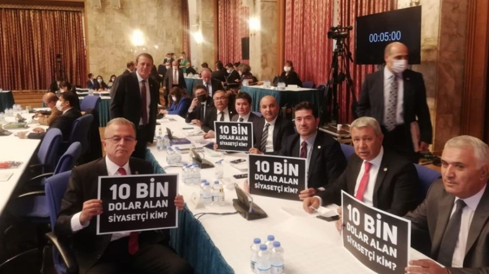 Komisyonda gerginlik &ccedil;ıkınca Bakan Soylu komisyonu terk etti