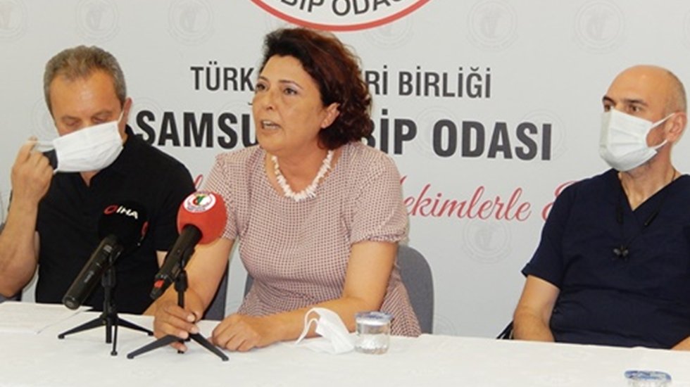 Sağlık&ccedil;ılar &ouml;fkeli: "Bu sağlık sistemi iflas etmiştir!"