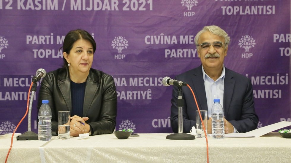 Sancar:&nbsp;"Mahkeme bir haftada on binlerce sayfa okunarak savunma yapılmasını dayatıyor"