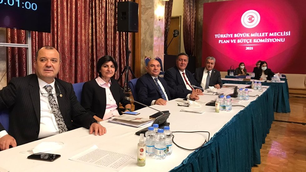 Tarhan: &ldquo;Ay&rsquo;a gitmek i&ccedil;in 61 milyonluk b&uuml;t&ccedil;e yeterli mi Sayın Bakan?&rdquo;