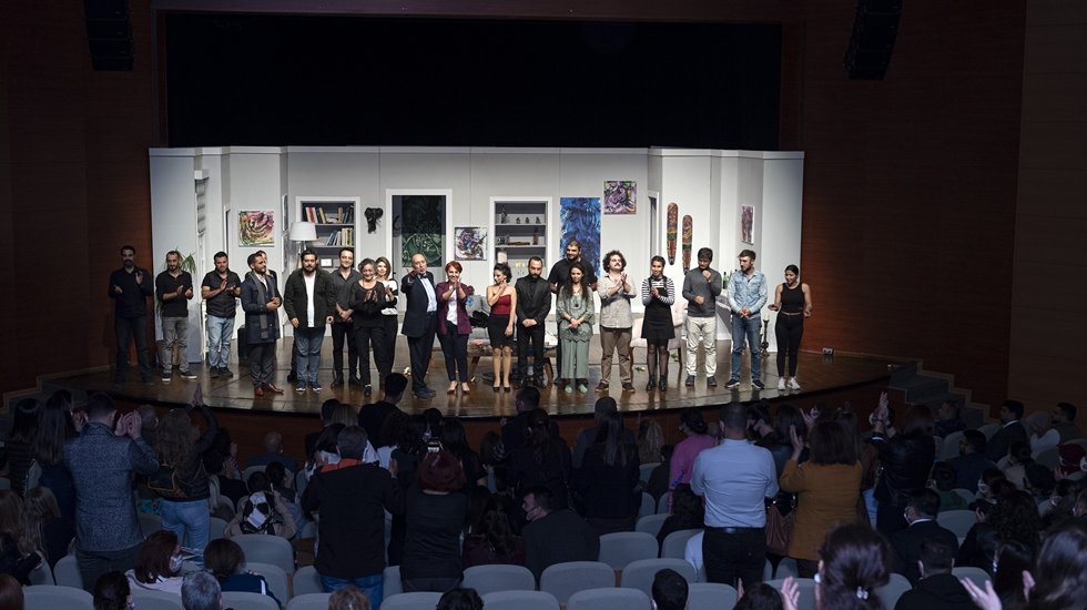 Vahşet Tanrısı&rsquo;nın Pr&ouml;miyeri seyirciden tam not aldı