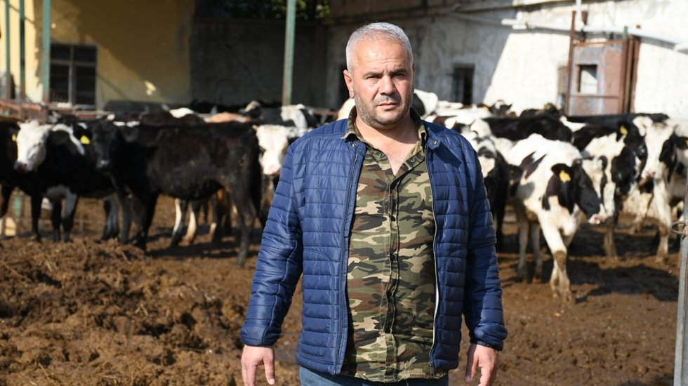 Yem ve saman alamadığımız i&ccedil;in hayvanlarımızı kasaba kesime g&ouml;t&uuml;r&uuml;yoruz!