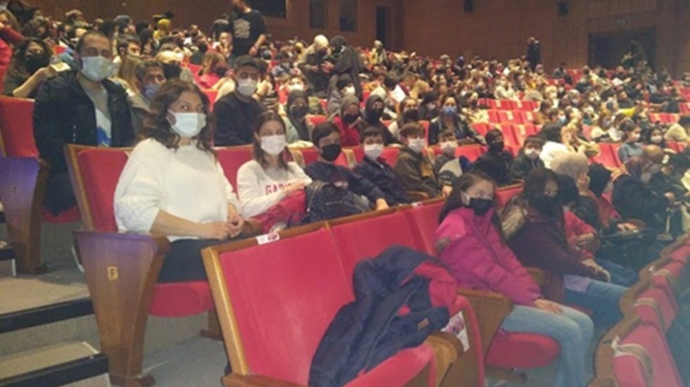 Asarcıklı YBO &ouml;ğrencileri &lsquo;Buda Ge&ccedil;er Yahu&rsquo; oyunuyla tiyatroyla tanıştılar &hellip;