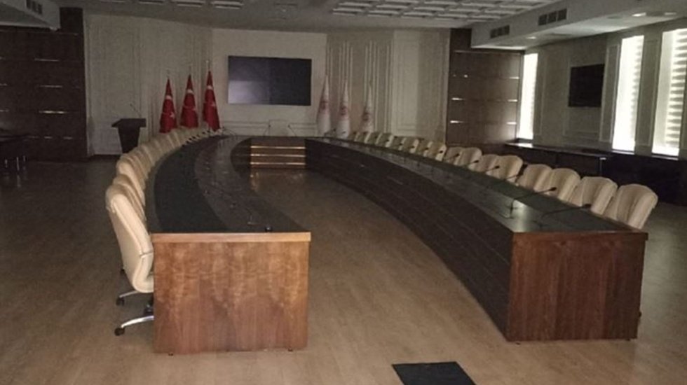 Asgari &uuml;cret g&ouml;r&uuml;şmelerinin yapılacağı salon bomboş!
