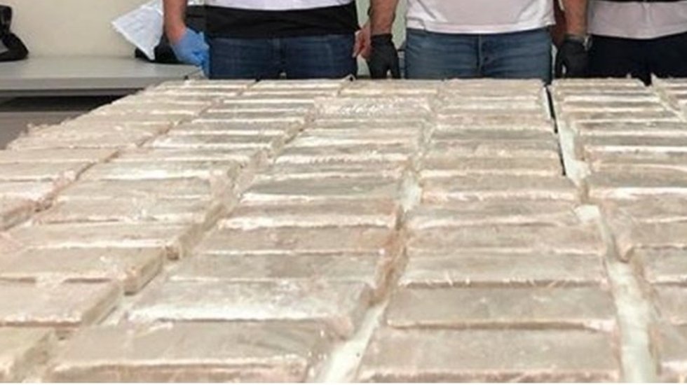 Kilolarca uyuşturucu ele ge&ccedil;irildi