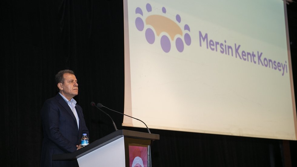 Başkan Se&ccedil;er: &ldquo;Karanlıkta bana el feneri g&ouml;revi yapan bu insanlardır&rdquo;