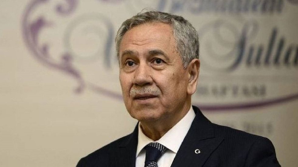 B&uuml;lent Arın&ccedil; Halk TV canlı yayınını terk etti