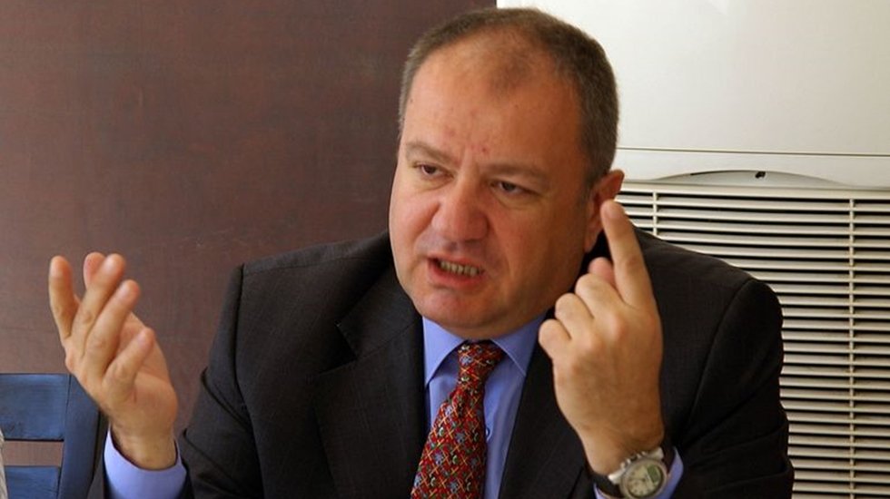 Cem Toker: &ldquo;Uzun vadede yatırım i&ccedil;in haritada bile bakılmayacak bir &uuml;lke&rdquo;