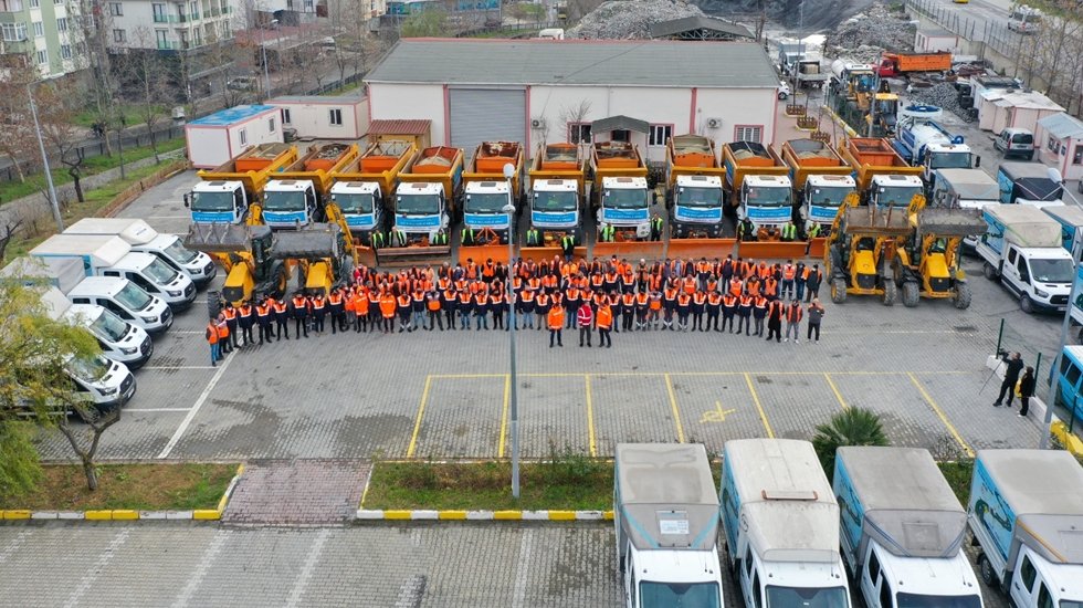 Esenyurt belediyesi karla mücadeleye hazır