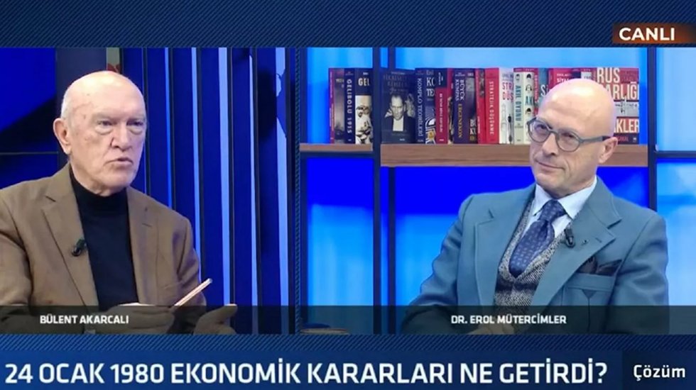 Eski Bakan: "Millet madem dolar almak istiyor, o zaman T&uuml;rk doları basalım"