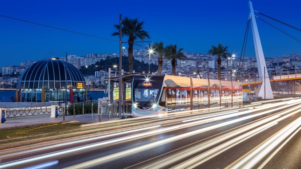 İzmir B&uuml;y&uuml;kşehir Belediyesi yılbaşı gecesine hazır