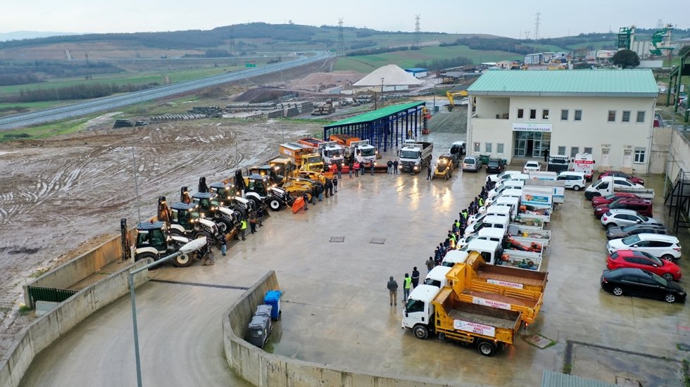 İzmit Belediyesi &lsquo;Karla M&uuml;cadele Tim&rsquo;i hazır