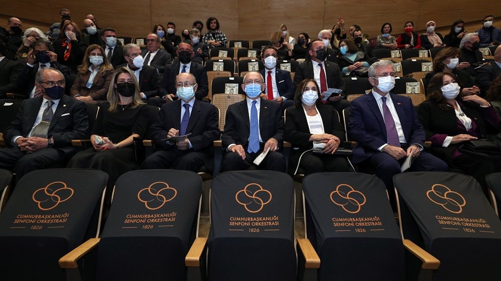 Kılı&ccedil;daroğlu, Yunus Emre Yılı &Ouml;zel Konserine Katıldı