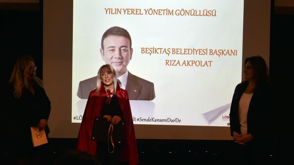 L&Ouml;SEV&rsquo;den Başkan Akpolat&rsquo;a &lsquo;Yılın Yerel Y&ouml;netim G&ouml;n&uuml;ll&uuml;s&uuml;&rsquo; &ouml;d&uuml;l&uuml;