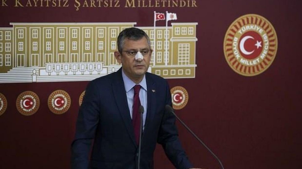 &Ouml;zel: &ldquo;Sağlık konusunu bile &ccedil;arpıtabilecek kadar al&ccedil;alabilene, &lsquo;Melih G&ouml;k&ccedil;ek&rsquo; Denir&rdquo;