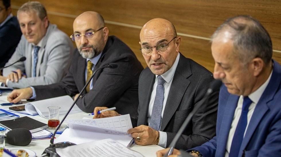 Soyer: Soyer, &ldquo;Ekonomik krize rağmen yatırımlarımız s&uuml;recek&rdquo;
