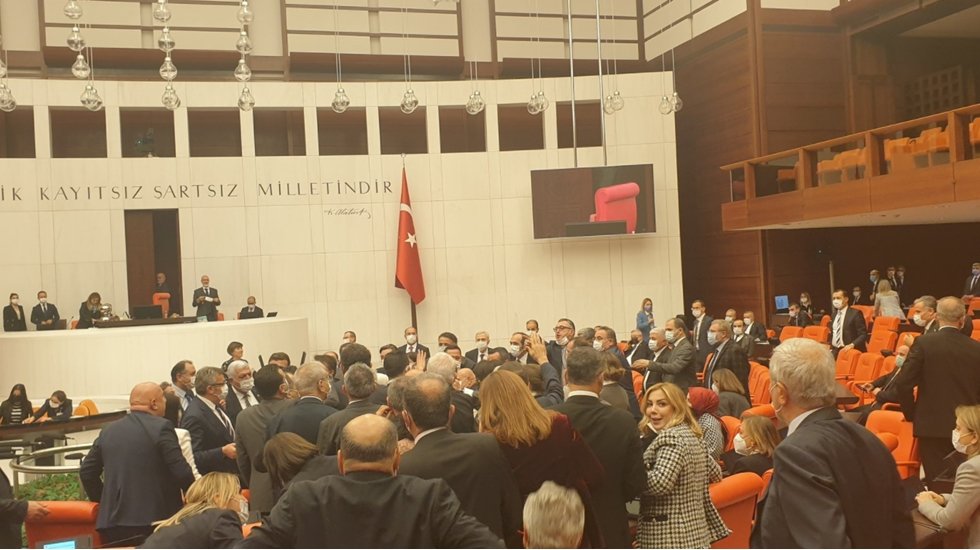 AKP iktidarlarının &ldquo;Bizden &ouml;nce yoktu&rdquo; listesine; "spor tesisi" eklendi...