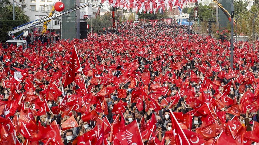 CHP'nin “Millet İradesine Sahip Çıkıyor” mitinglerinin bu haftaki adresi Bursa...