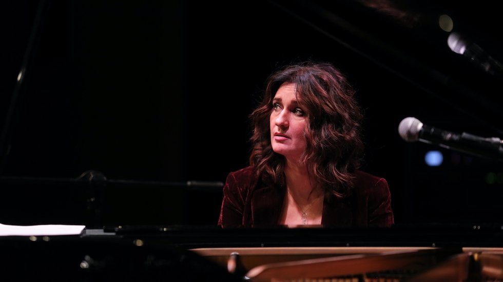 Yıldızlar Ge&ccedil;idi Anjelika Akbar ile sona erdi!