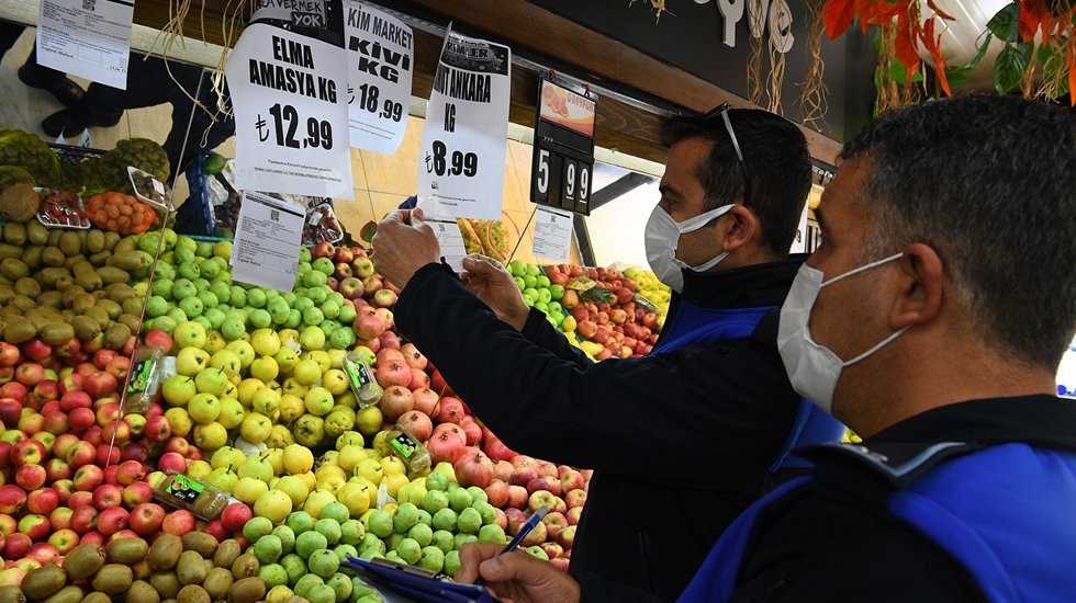 Zabıta ekiplerinden market denetimi