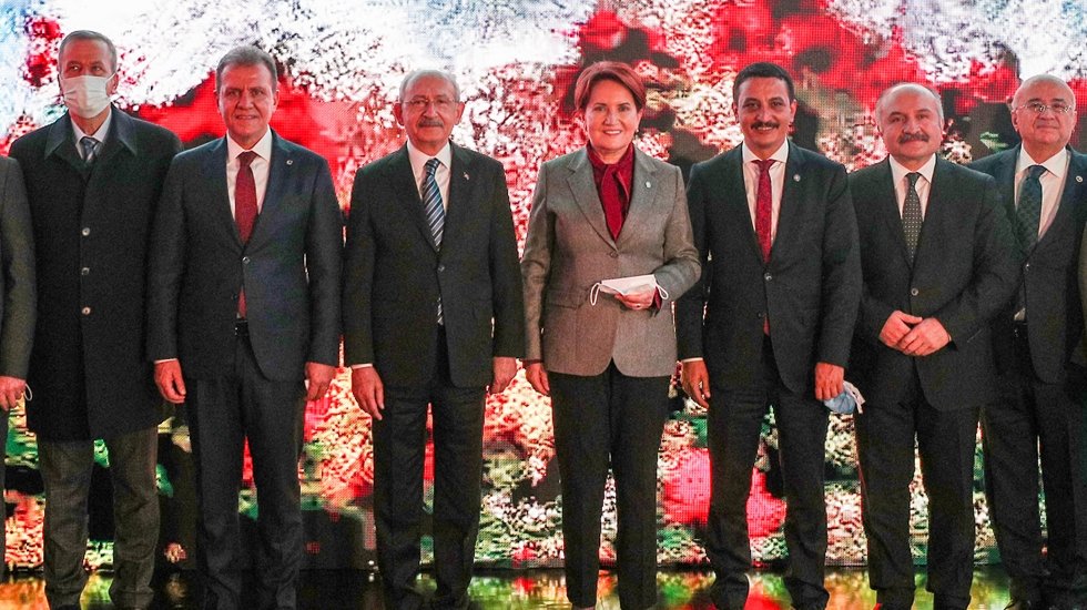 Akşener: &ldquo;Bu harami d&uuml;zeni attaya g&ouml;ndermek i&ccedil;in derhal se&ccedil;im&rdquo;
