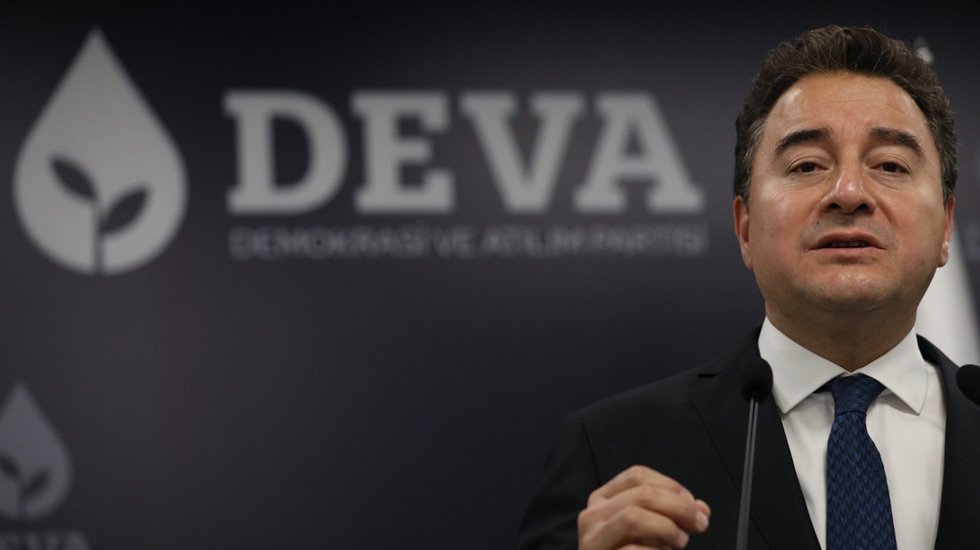 Babacan: &lsquo;Bu kafayla giderlerse &uuml;&ccedil; haneli enflasyon rakamları uzak değil&rsquo;