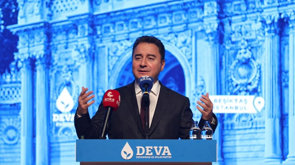 Babacan: &lsquo;Hayaldi, ger&ccedil;ek oldu&rsquo; diye slogan vardı, şimdi o ger&ccedil;ekler hayal oldu&rsquo;