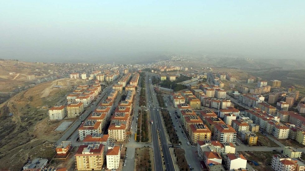Besni&rsquo;de Fak&uuml;lte binası var &ouml;ğrencisi yok, Kahta&rsquo;da fak&uuml;lte var binası yok