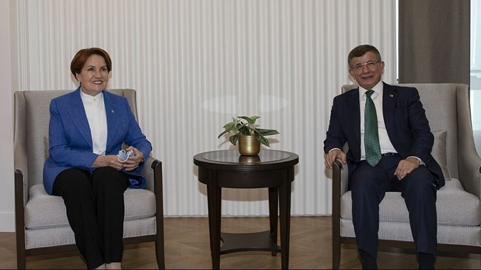 Davutoğlu'ndan Akşener'e: 'Millet İttifakı tıkandı, &uuml;st tasarıma ge&ccedil;ilmeli'