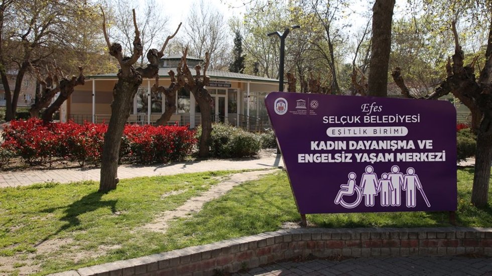 Efes Sel&ccedil;uk&rsquo;ta kadınlara psikolojik danışmanlık hizmeti