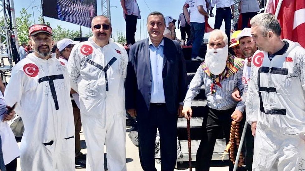 G&uuml;rer: &ldquo;EYT sorununu 20 yıldır &ccedil;&ouml;zmeyen AKP, se&ccedil;ime kadar mı &ccedil;&ouml;zecek?&rdquo;