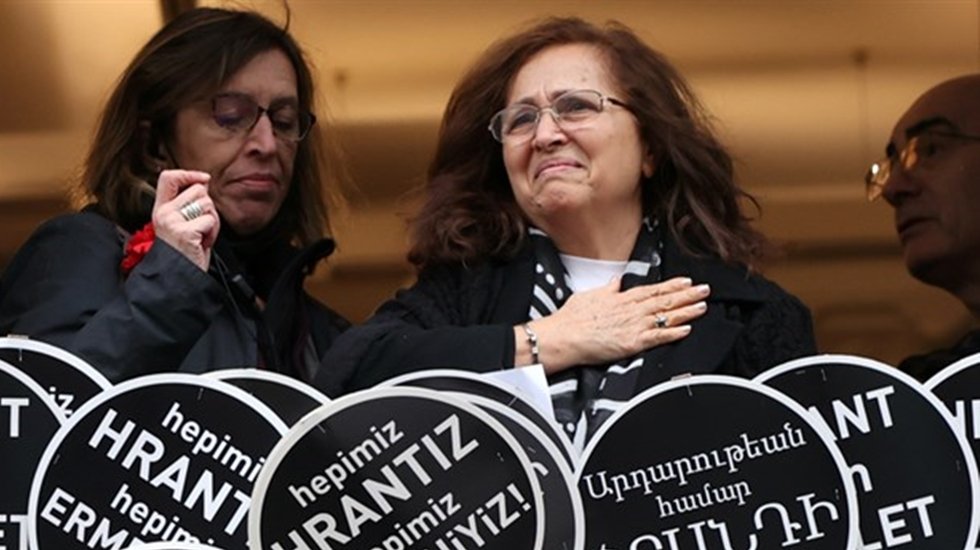 Hrant Dink katledilişinin 15&rsquo;inci yılında vurulduğu yerde anıldı