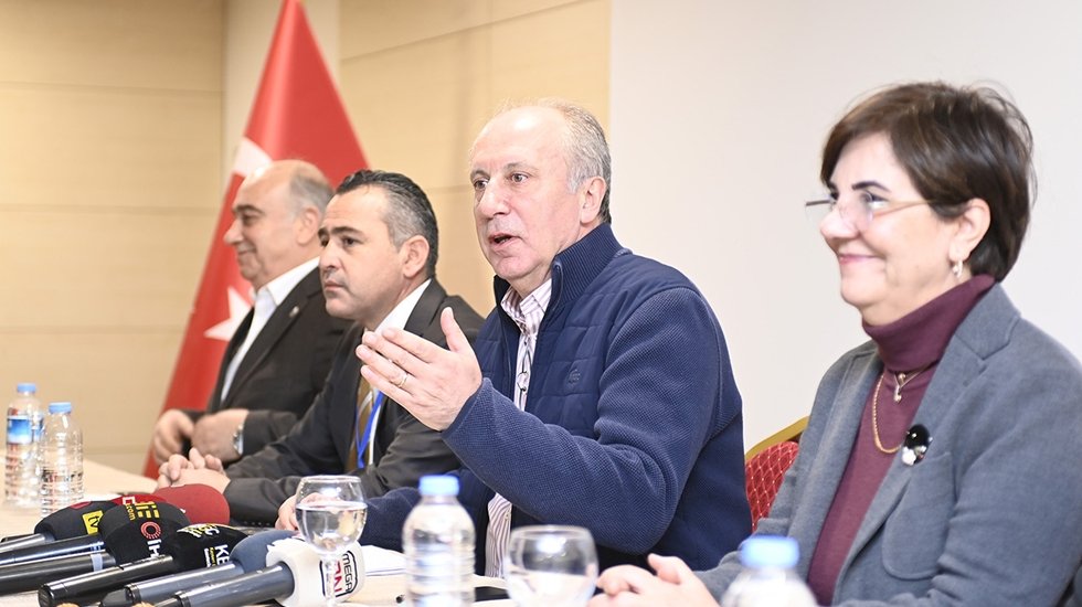 İnce: &ldquo;Hazine yardımı alıp sokaklara bayrak asmak doğru değil&rdquo;
