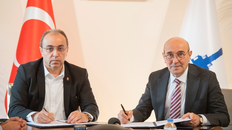 İzmir B&uuml;y&uuml;kşehir Belediyesi ve Veteriner Hekimleri Odası sokak hayvanları i&ccedil;in imzayı attılar