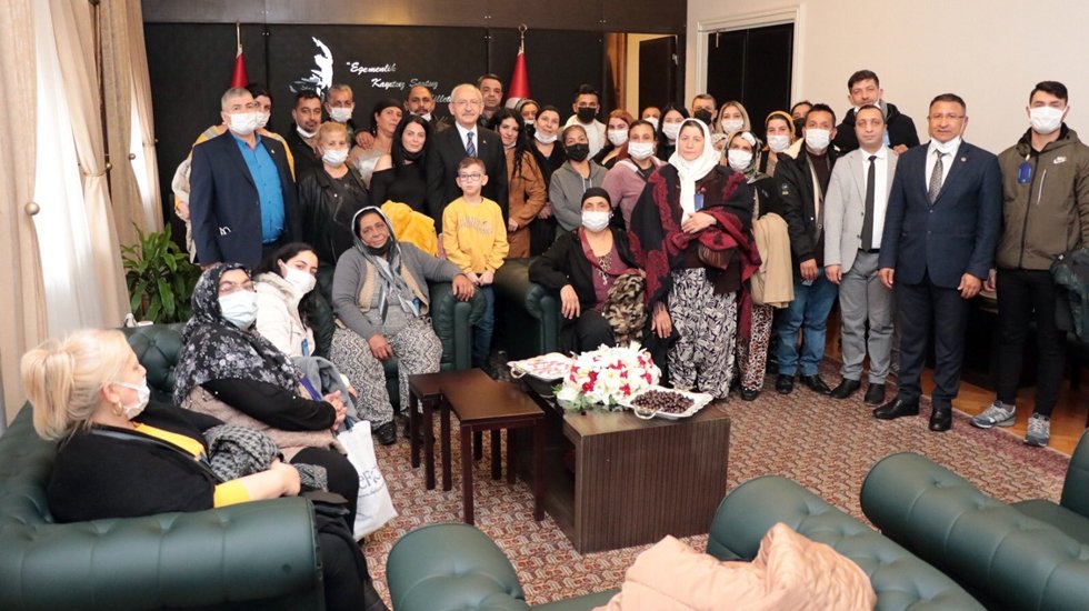 İzmir&rsquo;li Roman Kadınlardan CHP Genel Başkanına ziyaret