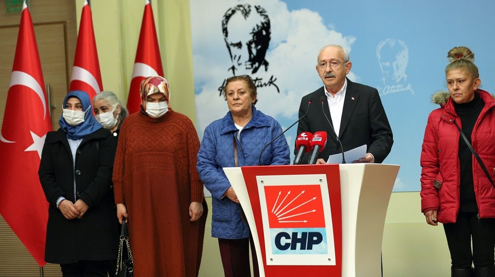 Kılı&ccedil;daroğlu, ev hanımlarıyla buluştu: "Erdoğan iktidarında haneler yıkımın eşiğinde"