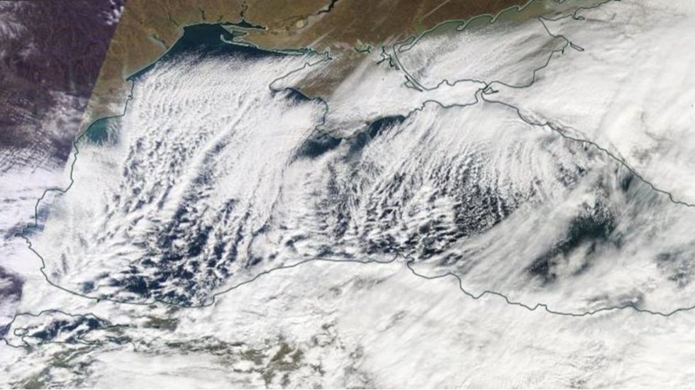 Komşuya mevsimin ilk karı düştü