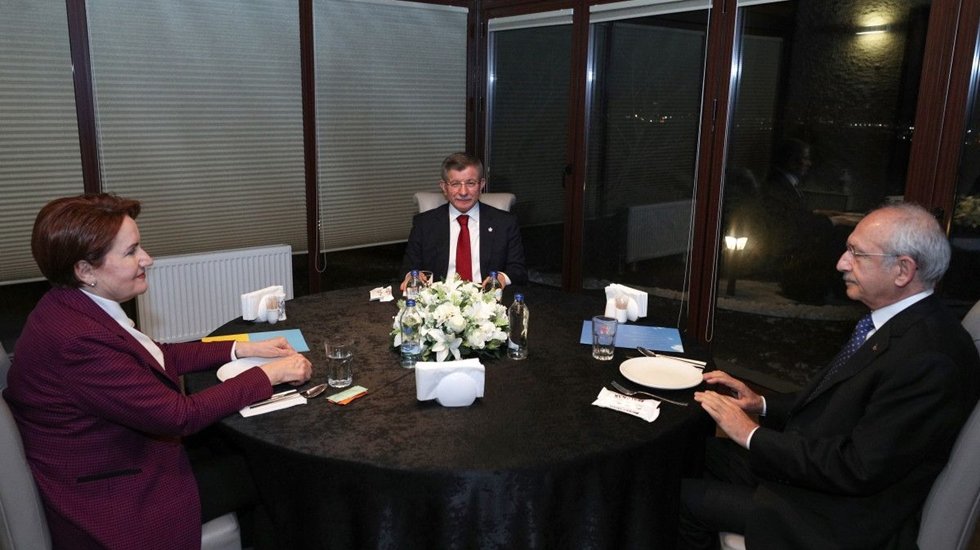 Millet İttifakı'nda &ccedil;atlak mı? 'Davutoğlu'nun Yeni bir ittifak planı var!
