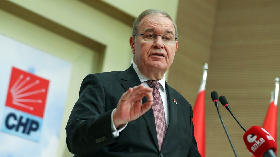 &Ouml;ztrak'tan 'Semra G&uuml;zel' a&ccedil;ıklaması: &ldquo;Bir ter&ouml;ristle fotoğraf &ccedil;ektirmeyi kabul edemeyiz&rdquo;