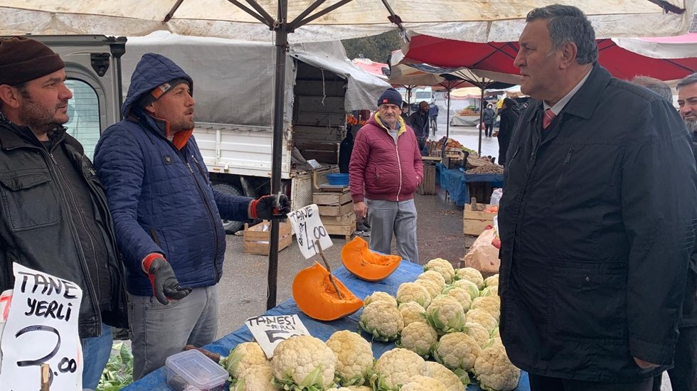 Pazarcı esnafı: &ldquo;Bı&ccedil;ak kemiğe dayandı, bıktık!&rdquo;